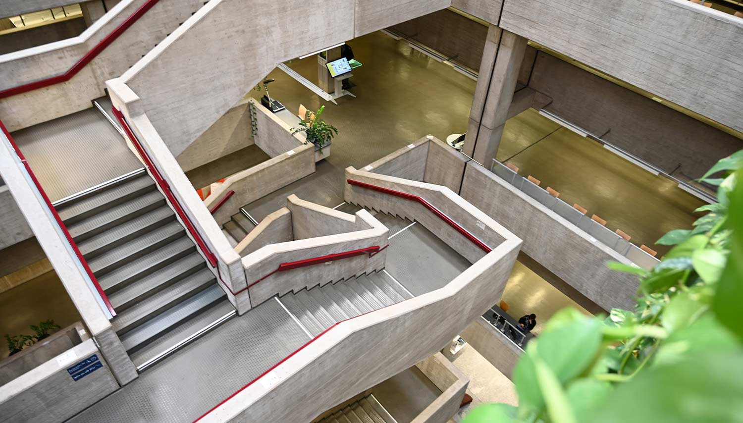 Picture of the stair case of the University Library Bochum